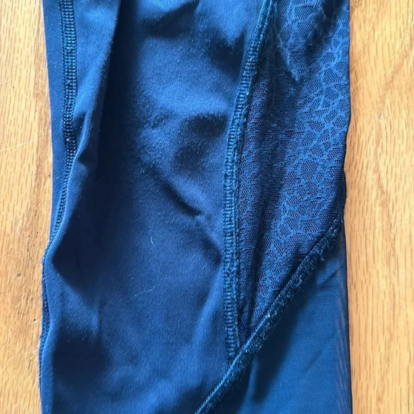 Lululemon sz 2 Twist & Train Crop 19" in Jaded great pre owned condition - Picture 3 of 14